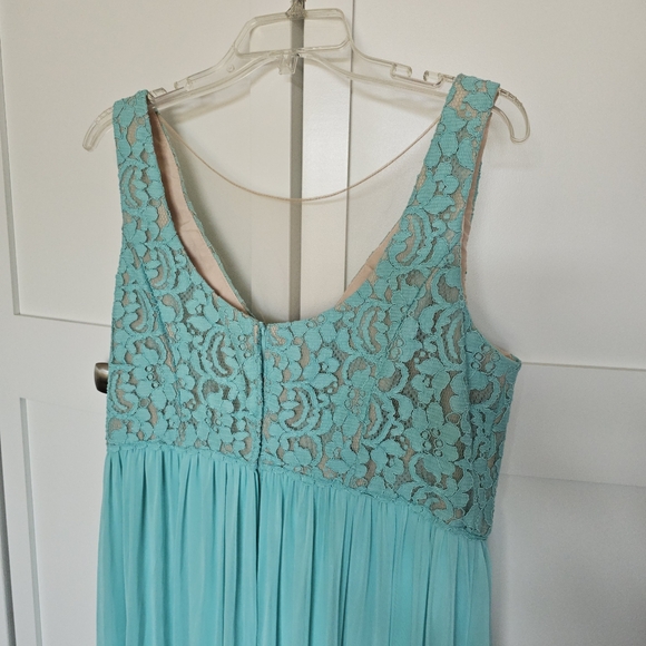 illusion v-neck lace and mesh gown size 16 - Picture 7 of 14